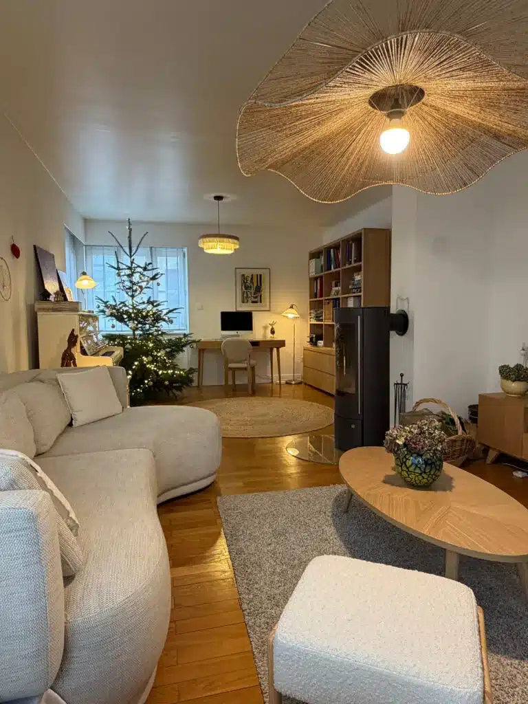 Salon réaménagé par une architecte d’intérieur en Alsace avec ambiance chaleureuse et mobilier harmonisé